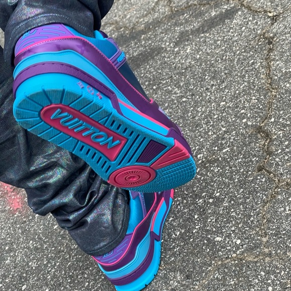 LV Men shoes for sale - Picture 2 of 7